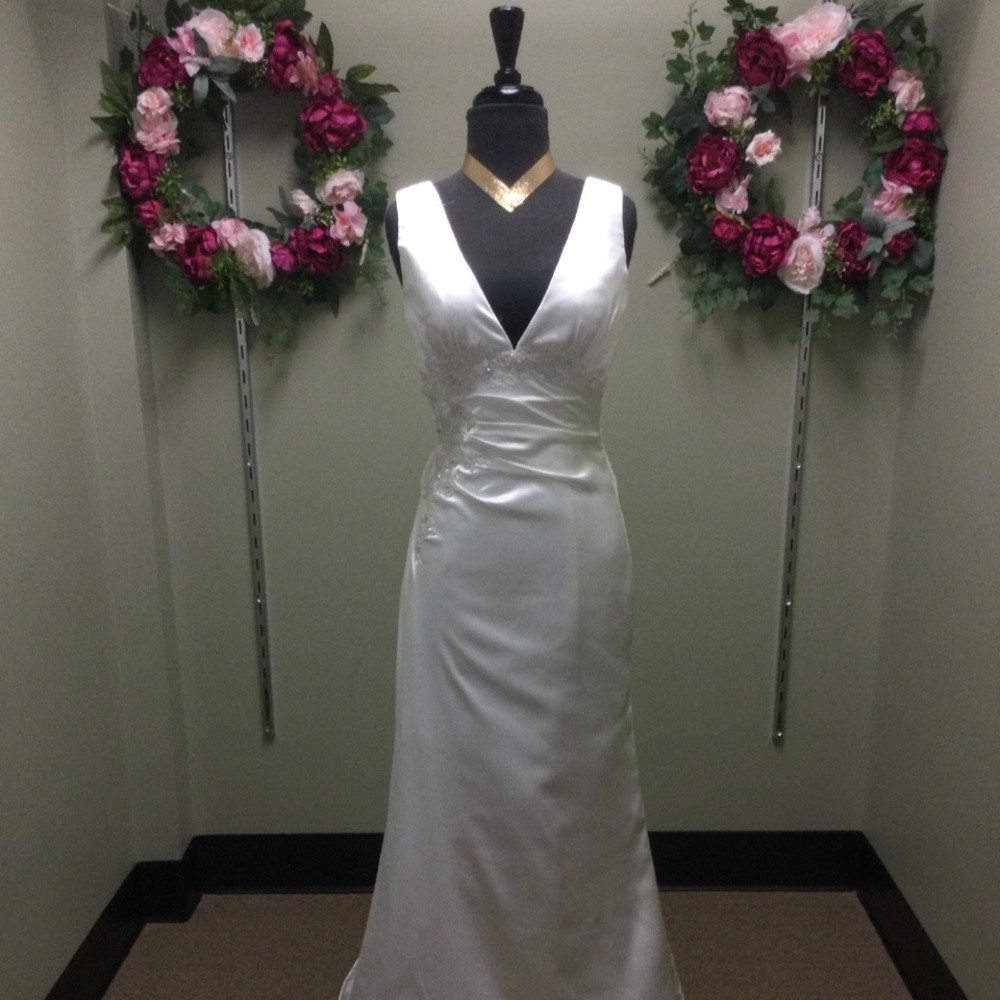 Memories by Maggie Sottero - Store Sample - Size 6, Street Size 4 On Sale